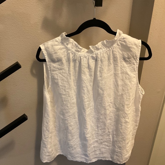 Velvet By Graham & Spencer masie sleeveless top in white NWT - L - Picture 2 of 3